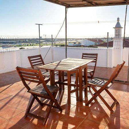 Blife Marya Private Rooms - Airport Stay فارو المظهر الخارجي الصورة